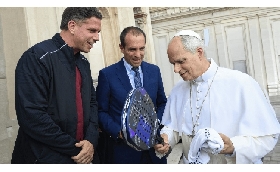 BNL Italy Major Premier Padel il presidente FIP Luigi Carraro e Paquito Navarro ricevuti da Papa Leone XIV