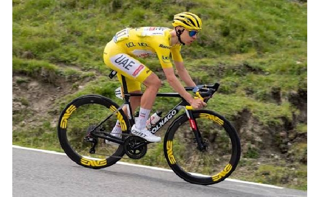 Tour de France: per la maglia gialla è sempre Pogacar contro Vingegaard. Guida il tris dello sloveno a 1 20