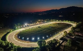 Ippodromo del Garigliano: stasera la “Notte delle Stelle” del trotto italiano