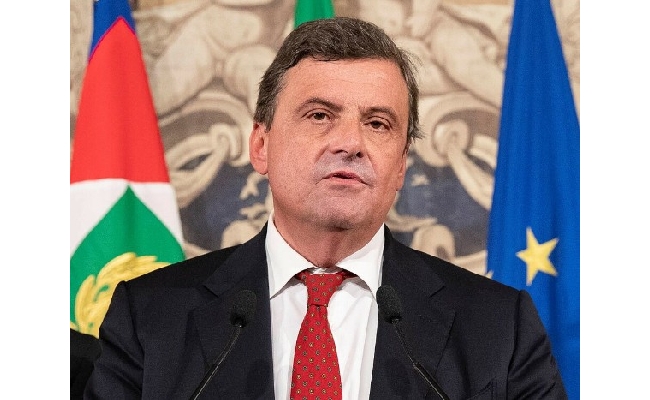 Calenda (Azione): Aumentare tasse su gioco tabacchi e superalcolici per abbassare accise sui carburanti