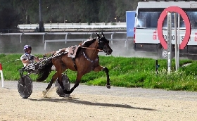 Ippica all’Ippodromo Snai San Siro il mercoledì di trotto con Galileo Wise l ed Imperial Dance per il “doppio d'autore” firmato Andrea Guzzinati