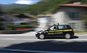 Controlli Gdf Lonato Garda gioco illegale circolo privato locale sequestrato consigliere arrestato